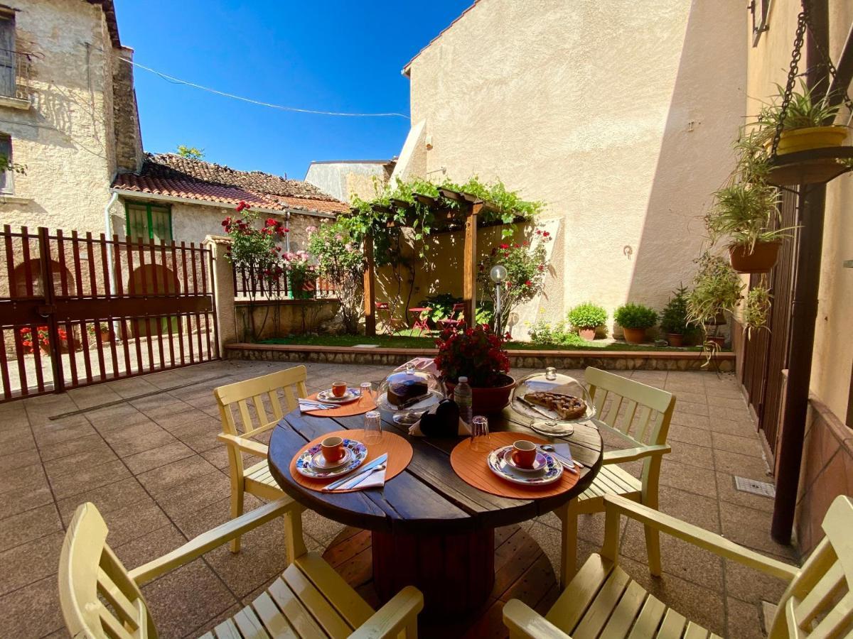 B&B A Casa Di Nonna Massa d'Albe Bagian luar foto
