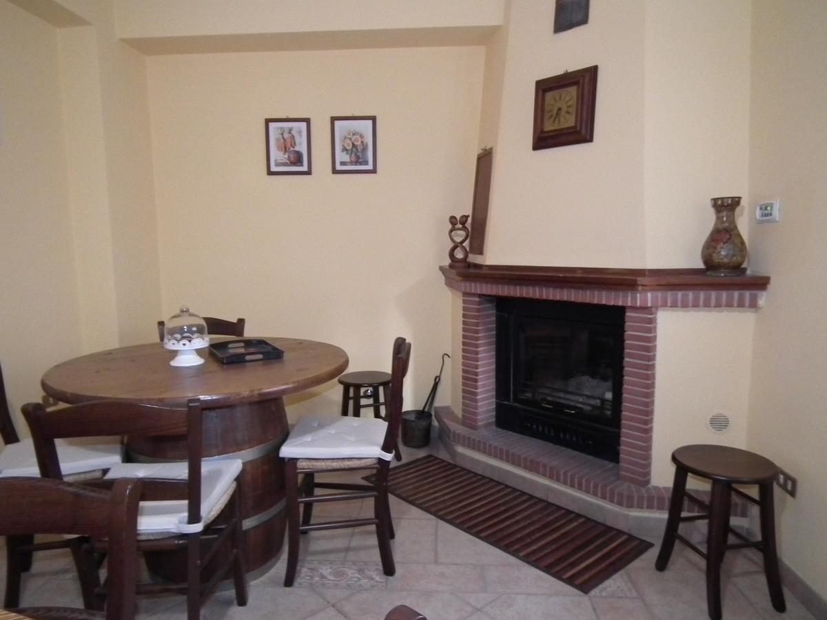 B&B A Casa Di Nonna Massa d'Albe Bagian luar foto