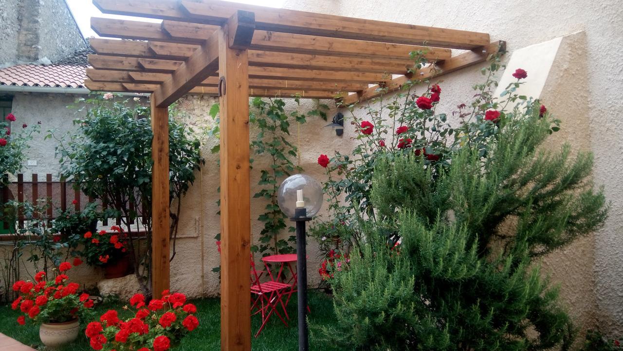 B&B A Casa Di Nonna Massa d'Albe Bagian luar foto