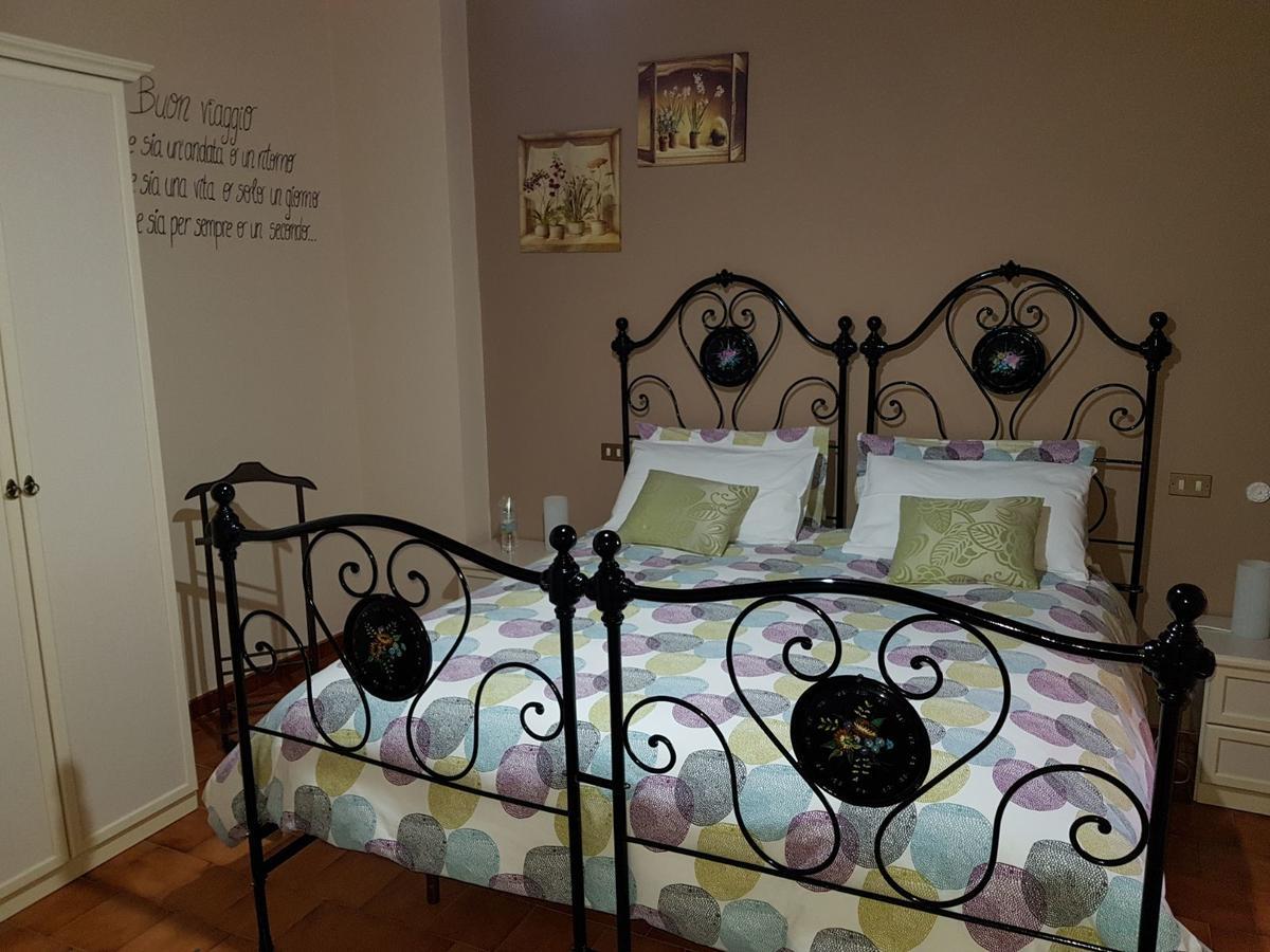 B&B A Casa Di Nonna Massa d'Albe Bagian luar foto