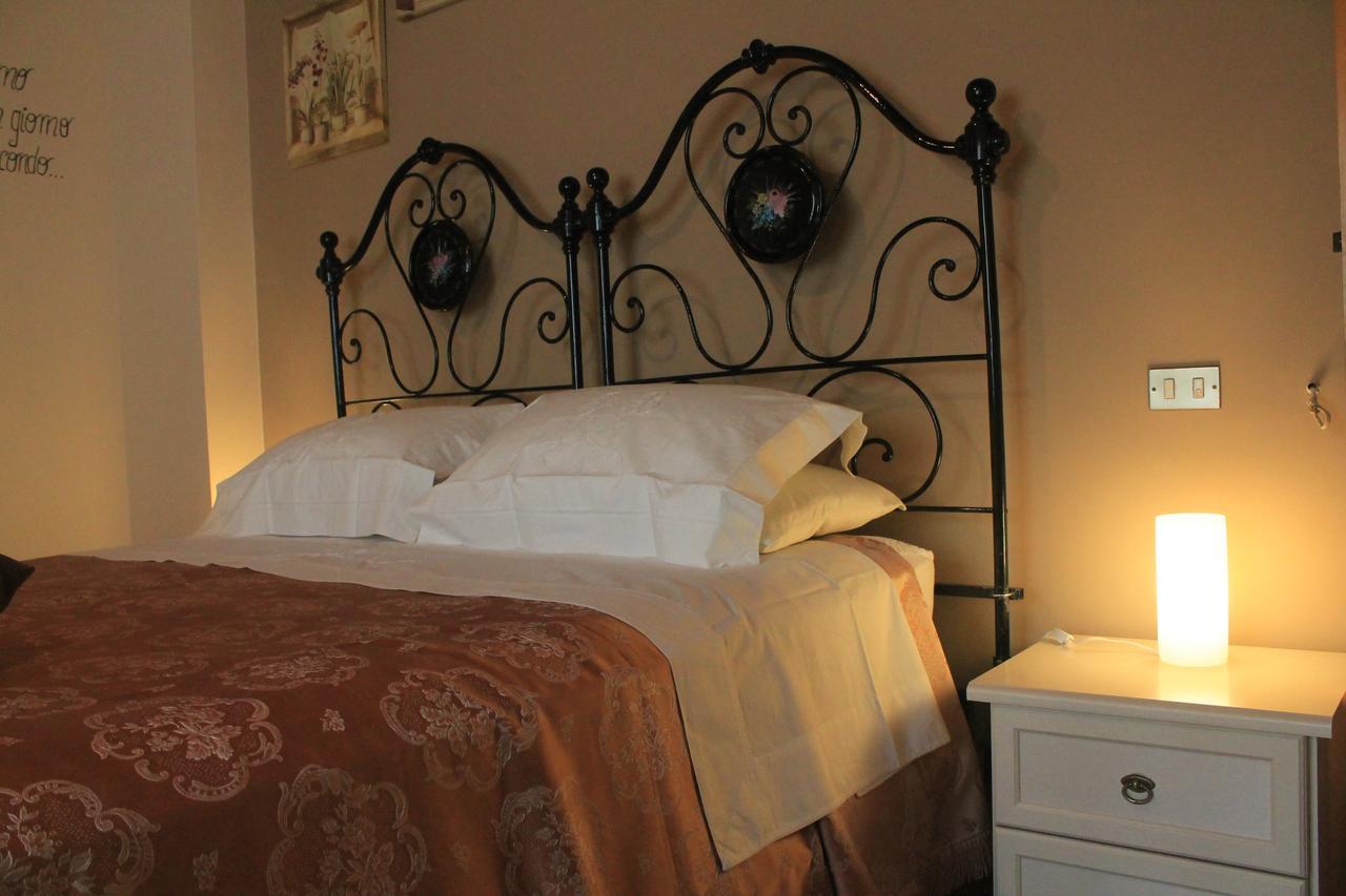 B&B A Casa Di Nonna Massa d'Albe Bagian luar foto