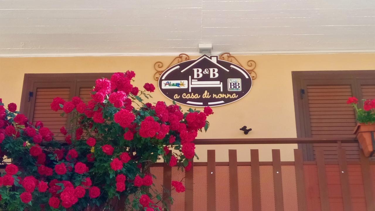 B&B A Casa Di Nonna Massa d'Albe Bagian luar foto