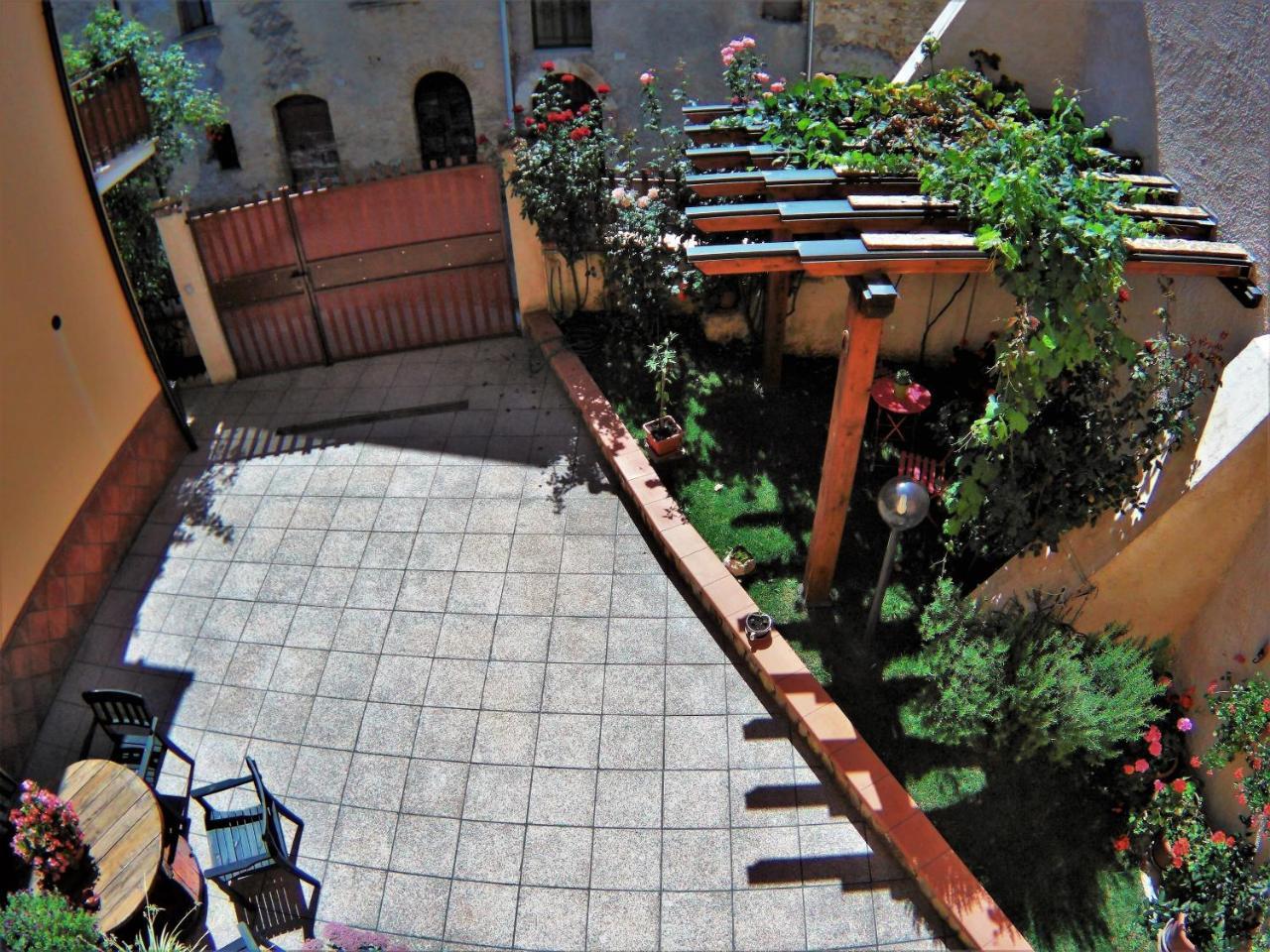 B&B A Casa Di Nonna Massa d'Albe Bagian luar foto