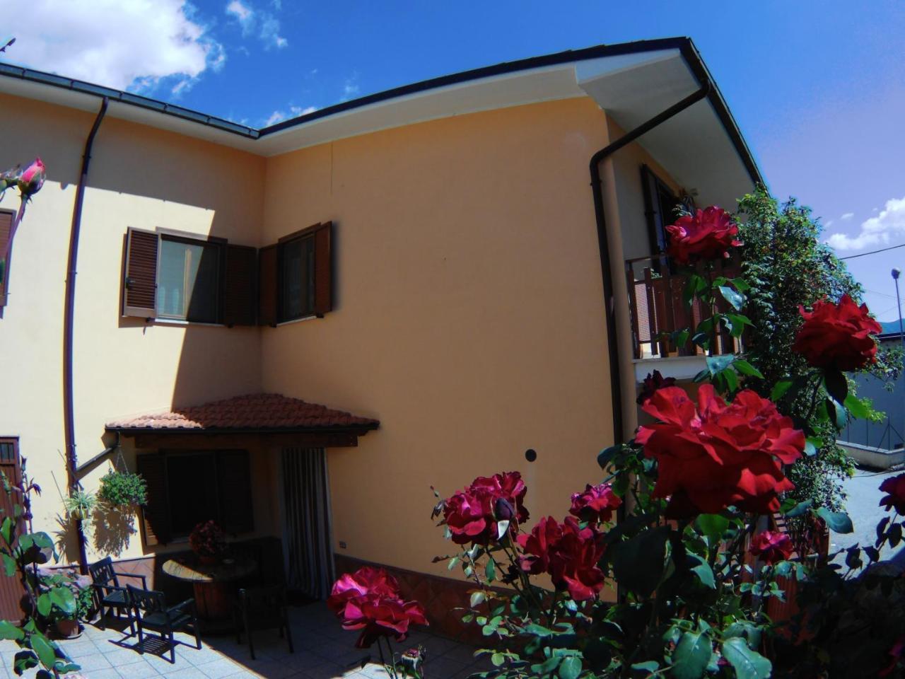 B&B A Casa Di Nonna Massa d'Albe Bagian luar foto