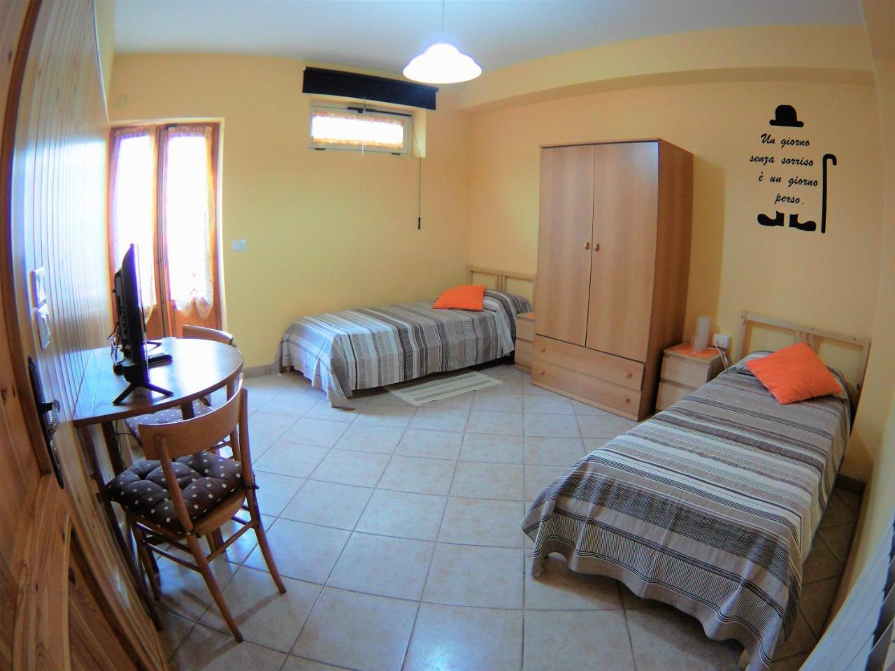 B&B A Casa Di Nonna Massa d'Albe Bagian luar foto