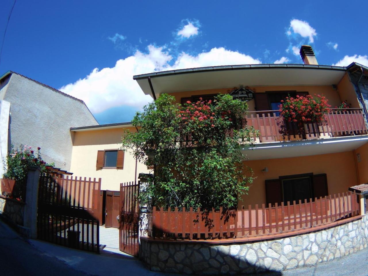 B&B A Casa Di Nonna Massa d'Albe Bagian luar foto